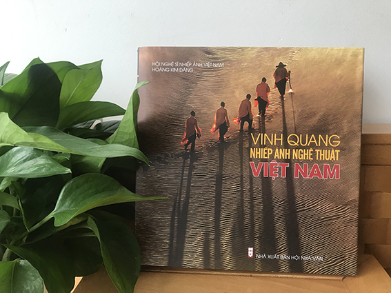 Một cách nhìn độc đáo về lịch sử nhiếp ảnh Việt Nam
